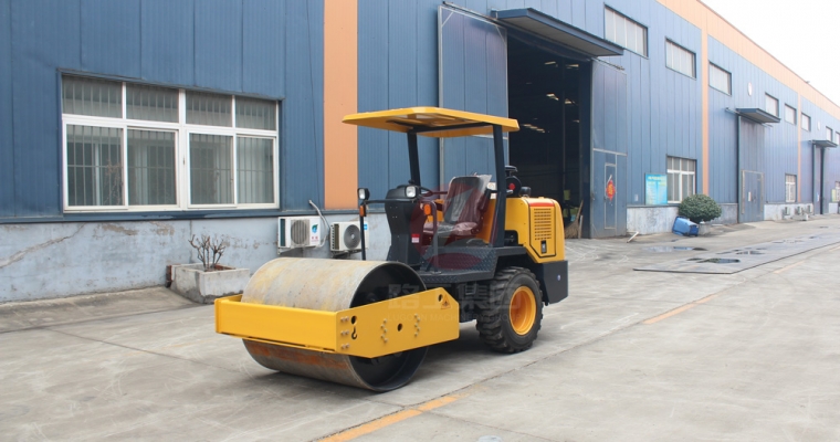 怎样操作座驾式压路机才准确？？？？？？？？