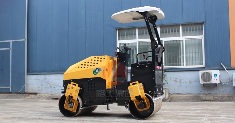 小型压路机路面施工打滑怎么办？？？？？？