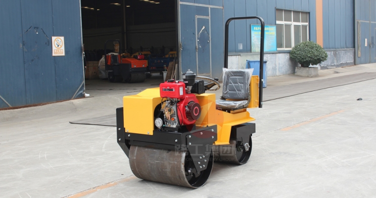 怎样有用保养小型压路机的机械传动系统呢？？？？？？